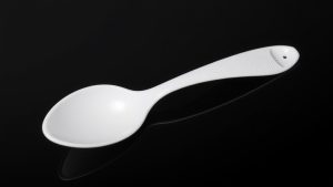 standard plastic spoon dimensions